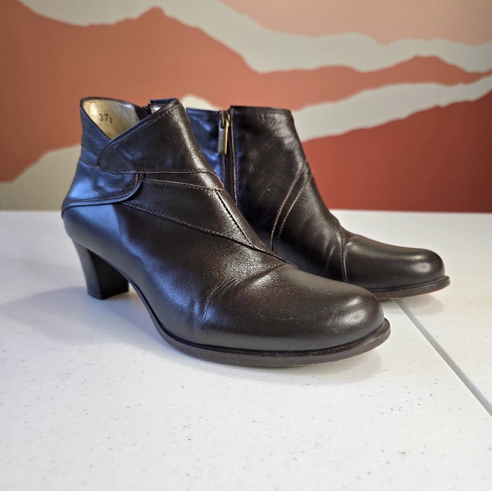 Taryn Rose‎ Dark Brown Leather Heeled Booties Women's 7
